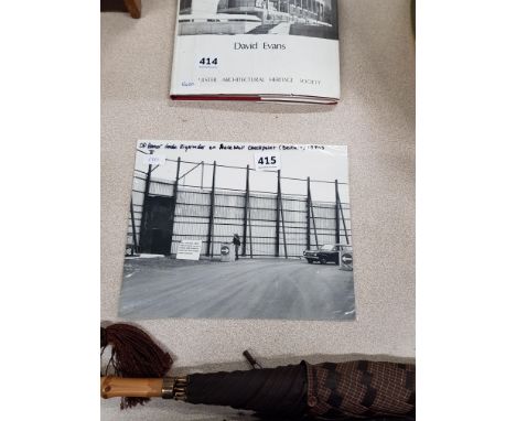 ORIGINAL NORTHERN IRELAND TROUBLES OPERATION BANNER PHOTOGRAPH SHOWING BRITISH ARMY GORDON HIGHLANDER AT CHECKPOINT BESIDE PE