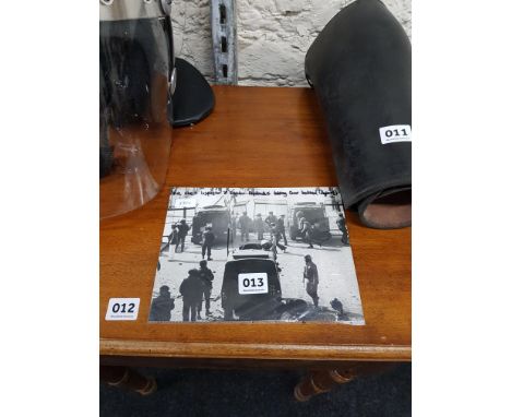 ORIGINAL NORTHERN IRELANF TROUBLES OP BANNER PHOTOGRAPH SHOWING THE GORDON HIGHLANDERS IN FULL PUBLIC ORDER/ANTI RIOT GEAR, A