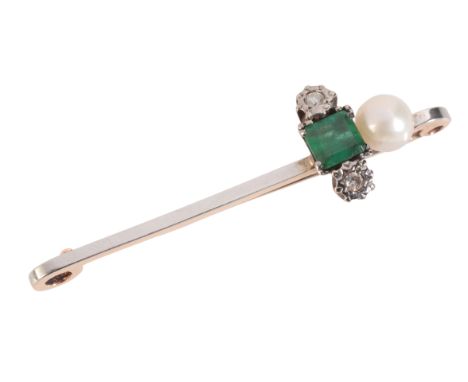 AN EMERALD AND DIAMOND BROOCHin 15ct gold and platinum, the bar set with a cultured pearl over a step cut emerald of c.0.80 c