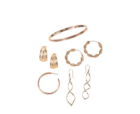 A COLLECTION OF 9CT GOLD JEWELLERYincluding a pair of twisted hoop earrings, 3.0cm; together with a pair of lattice hoop earr