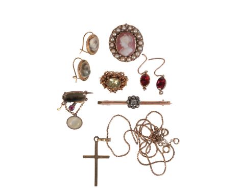 A COLLECTION OF ANTIQUE AND VINTAGE JEWELLERYincluding an antique Victorian lock and key brooch in yellow gold, set with a de