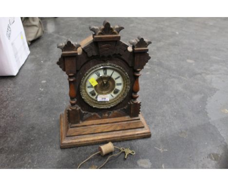 Vintage mantle clock 