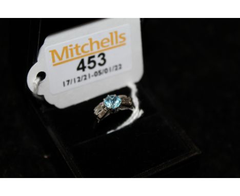 18ct white gold and topaz ring size K