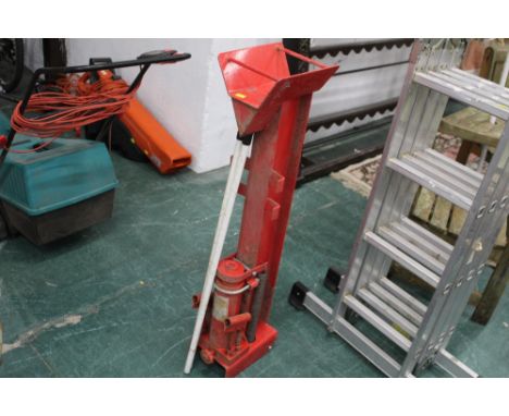 Red metal 10 tonne manual log splitter