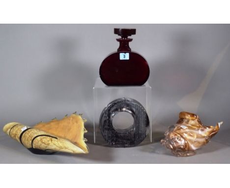 Glassware, including; a ruby coloured decanter, two shell shaped dishes and a Whitefriars style ornament, (4). 