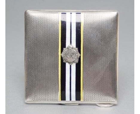 A SILVER COMPACT, maker Goldsmiths & Silversmiths Co. Ltd., Birmingham 1935, of plain square section with engine turning, the