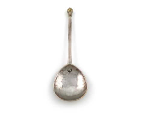 A rare Elizabeth I West Country silver Wrythen Knop spoon, by J. Parnell, Barnstaple circa 1580,  fig-shaped bowl, scratch in