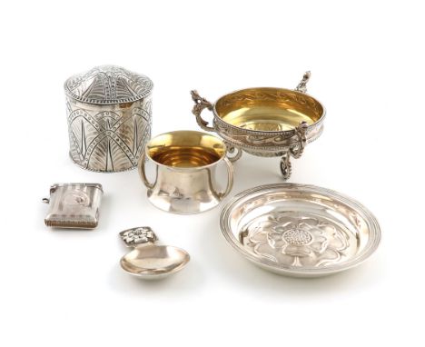 A mixed lot of silver items, various makers and dates, comprising: a Victorian box, by Stuart Clifford, London 1879, cylindri