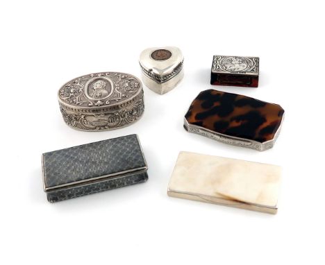 λA mixed lot of silver items,various makers and dates,comprising: a 19th century French niello-work snuff box, rectangular fo