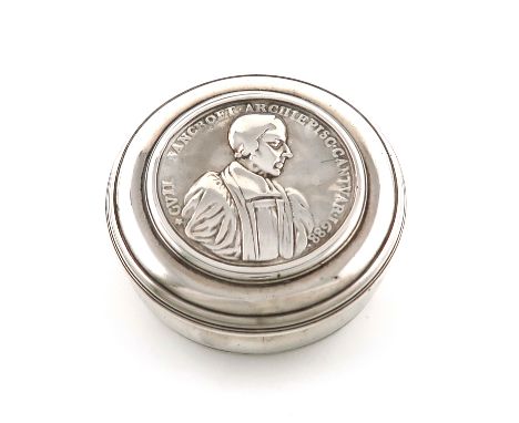 An 18th century continental silver circular snuff box, maker's mark of B.S with fleurs-de-lys above, circular form, the hinge