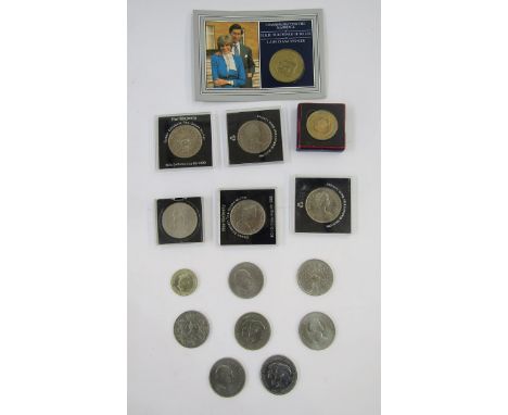 Collection of Brilliant Uncirculated sets and ???? coins consisting of crowns, 1996 x 2, 1993 and 2000, &pound;2 1989 2 coin 