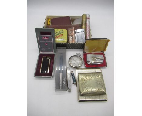 Collection of smoking accessories including lighters, cigarette cases, cigars, Willem II Optimum and Ebassy President Corona,