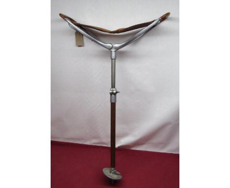 Swaine Brigg, London 'Shotover' adjustable shooting stick with pigskin seat and grips H87cm 