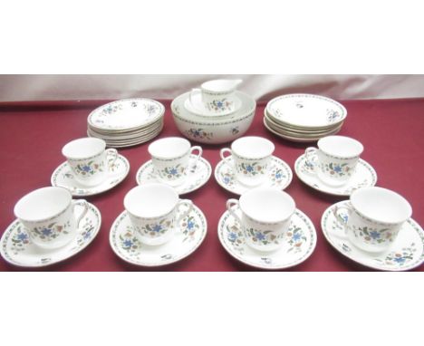 Shelley Chelsea pattern part tea set comprising 8 cups, 8 saucers, 8 side plates, 6 bowls, milk jug, sugar bowl and bowl (qty