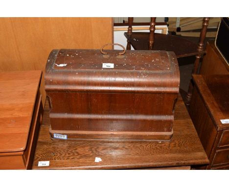 VINTAGE CASED SEWING MACHINE