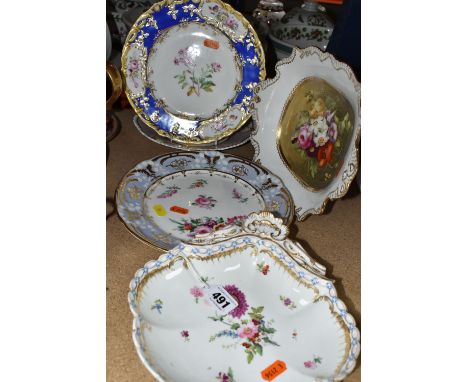 FIVE PIECES OF 19TH CENTURY ENGLISH PORCELAIN, probably all Coalport, comprising a John Rose shell shaped dessert dish painte
