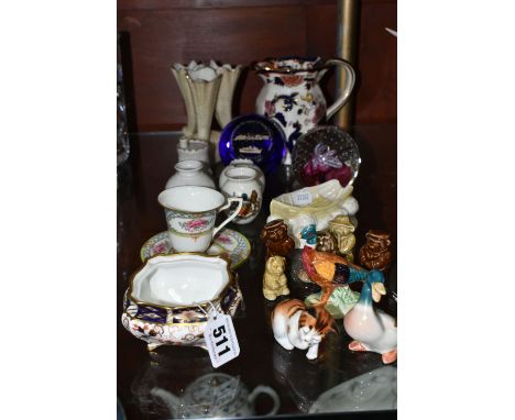 A GROUP OF CERAMICS AND GLASSWARE, to include the base of a Royal Crown Derby Imari 2451 covered bowl, with date cypher for 1