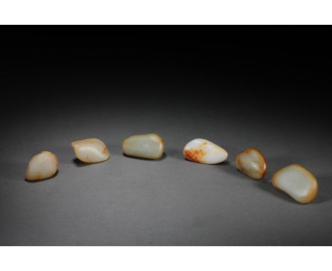 A group of Hetian jade seed material  H6cm           W3.7cm       Weight295.9g