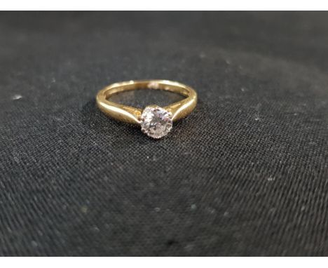 18 CARAT YELLOW GOLD DIAMOND SOLITAIRE RING WITH 0.33 CARAT OF DIAMOND 