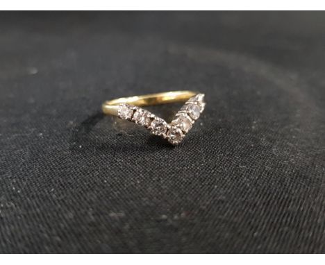 18 CARAT GOLD 7 STONE DIAMOND RING 