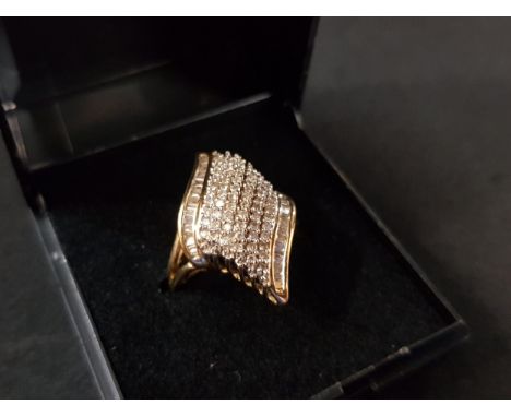 9 CARAT GOLD &amp; DIAMOND RING 