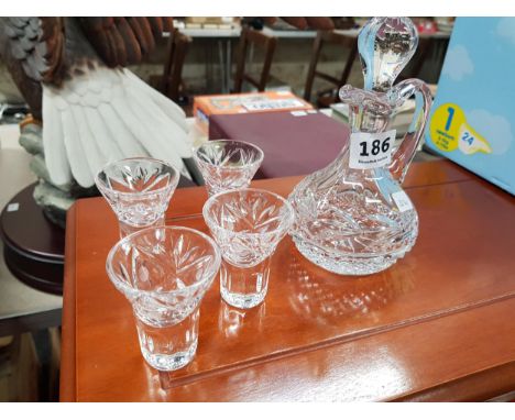 SMALL DECANTER &amp; 4 SHOT GLASSES