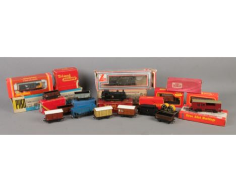 A collection of assorted model trains and carriages, to include construction kits, Hornby-Dublo, Lilliput and Lima example in