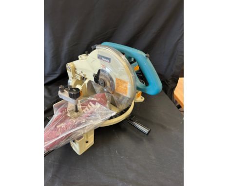 Makita saw, model number LS1040 in working order 