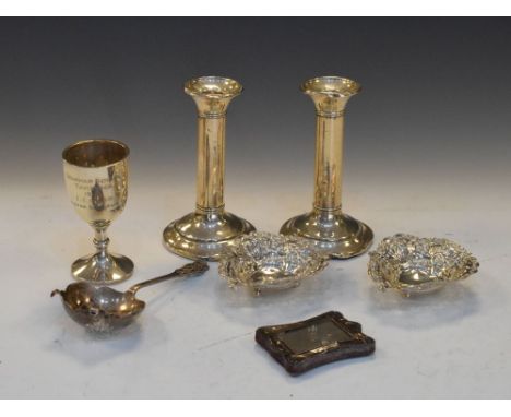 Assorted small silver to include; pair of George V silver candlesticks, 13cm high, together with a pair of heart-shaped bon-b