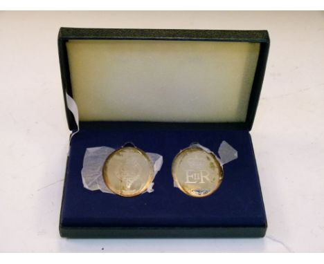 Cased pair of silver Royal Commemorative oval medallions for the 1977 Jubilee  