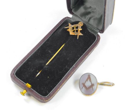 MASONIC STICK PIN.A yellow metal Masonic stick pin in original case & one other piece set a Masonic engraved agate.