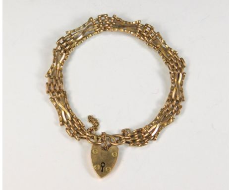 GATE BRACELET. A 9ct. gold gate bracelet with padlock clasp. Approx. 7.5g.