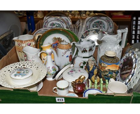 TWO BOXES OF TEAWARE AND CERAMICS, to include a Dunn, Bennett &amp; Co. Ltd 'Indian Tree' pattern dinner set, a Wedgwood 'Kut