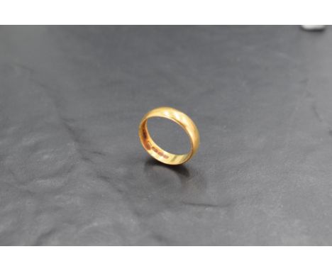 A 22ct gold wedding band, size R/S  &amp; approx 5.9g