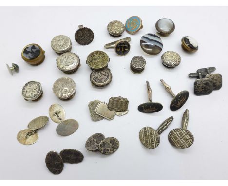 Two pairs of silver cufflinks and assorted buttons 