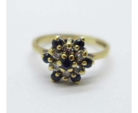 A 9ct gold cluster ring, 2.8g, P 