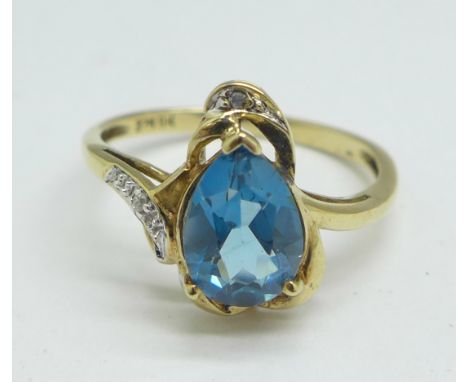 A 9ct gold, topaz and diamond ring, 1.9g, N 