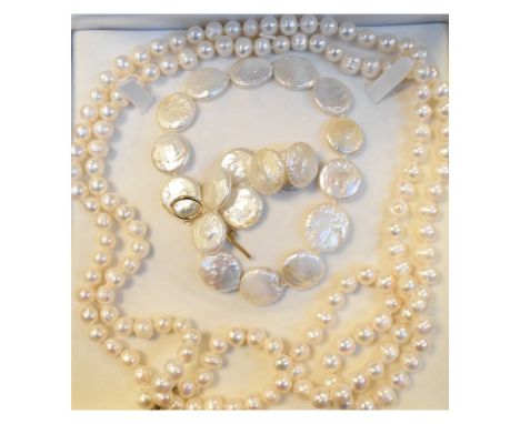 String of baroque non-nucleated freshwater cultured pearls, 144 pearls approximately 8.5-9mm each, 135cm overall length, toge