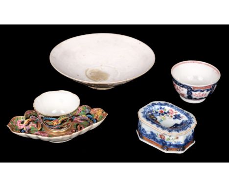 * Chinese ceramics, 18th-19th century, comprising a Chinese famille rose porcelain trembleuse teabowl and saucer, decorated w