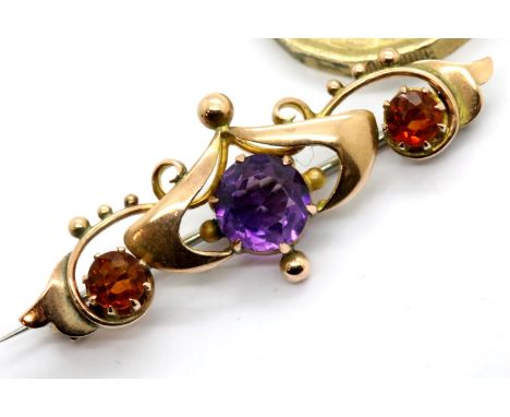 9ct gold amethyst set brooch, L: 45 mm, 3.7g. P&amp;P Group 1 (£14+VAT for the first lot and £1+VAT for subsequent lots) 