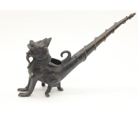 Oriental bronze opium pipe, L: 20 cm. P&amp;P Group 2 (£18+VAT for the first lot and £3+VAT for subsequent lots) 