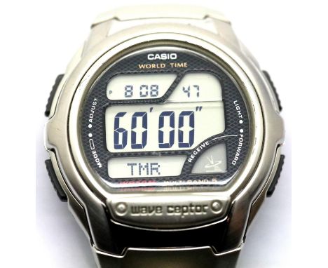 Gents Casio world time wristwatch. P&P Group 1 (£14+VAT for the first lot and £1+VAT for subsequent lots)Condition Report: Th