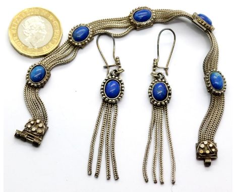 925 silver necklace with blue cabochons, L: 18 cm, Drop: 5 cm. P&amp;P Group 1 (£14+VAT for the first lot and £1+VAT for subs