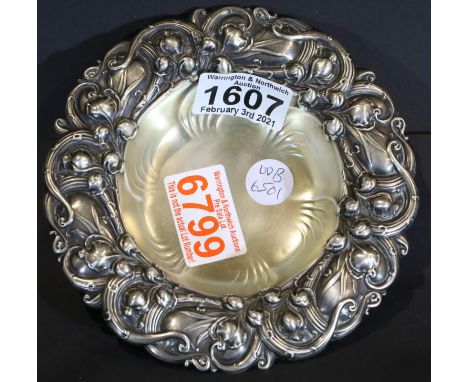 Sterling silver bowl in the Art Nouveau style, D: 21 cm, 60g. P&amp;P Group 1 (£14+VAT for the first lot and £1+VAT for subse