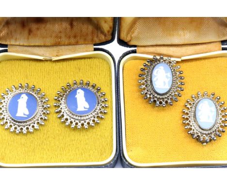 Two pairs of Wedgwood earrings, boxed. P&amp;P Group 1 (£14+VAT for the first lot and £1+VAT for subsequent lots) 