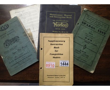 Small quantity of motorcycle manuals and parts lists. P&amp;P Group 1 (£14+VAT for the first lot and £1+VAT for subsequent lo