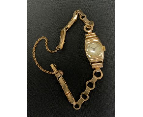 A Rolco ladies 9ct gold cased bracelet wrist watch, with fancy 9ct gold bracelet, manual stem wind movement, 13.6g gross 