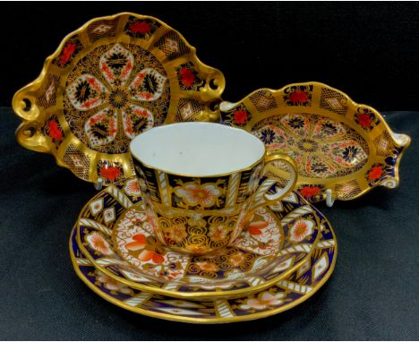 Royal Crown Derby 1128 ‘Old Imari’ pattern tea cup and saucer, side plates, two multi lobed  trinket dishes, all first qualit