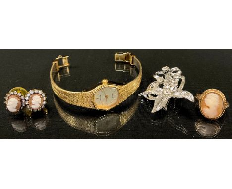 Jewellery &amp; Watches - a cameo portrait ring, 9ct gold shank, size N/O. 3.4g gross;  pair of earrings,  Accurist gold plat