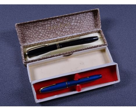 CONWAY STEWART - Vintage (late 1950s-60s) black Conway Stewart No 74 fountain pen with gold trim (Grecian style band), origin